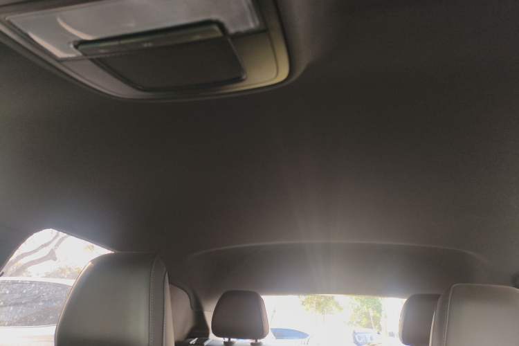 Used MG 4 EV 2022 425 km Luxury Edition Headliner