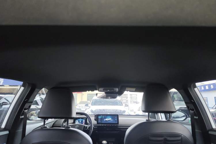 Used MG 4 EV 2022 425 km Luxury Edition Headliner