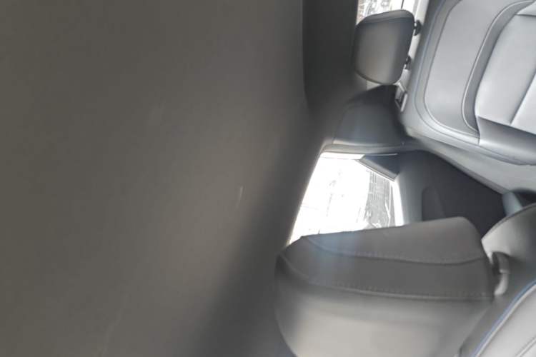 Used MG 4 EV 2022 425 km Luxury Edition Headliner