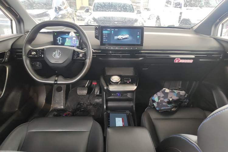 Used MG 4 EV 2022 425 km Luxury Edition Interior 2