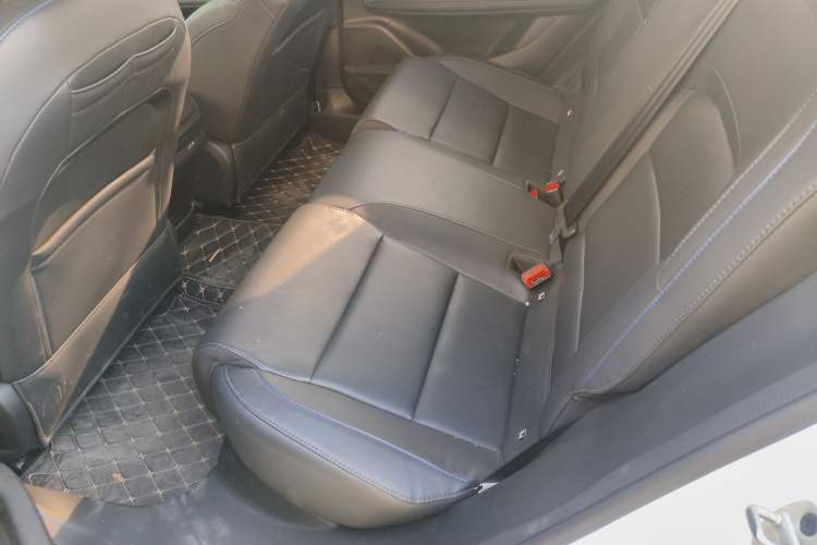 Used MG 4 EV 2022 425 km Luxury Edition Interior 4