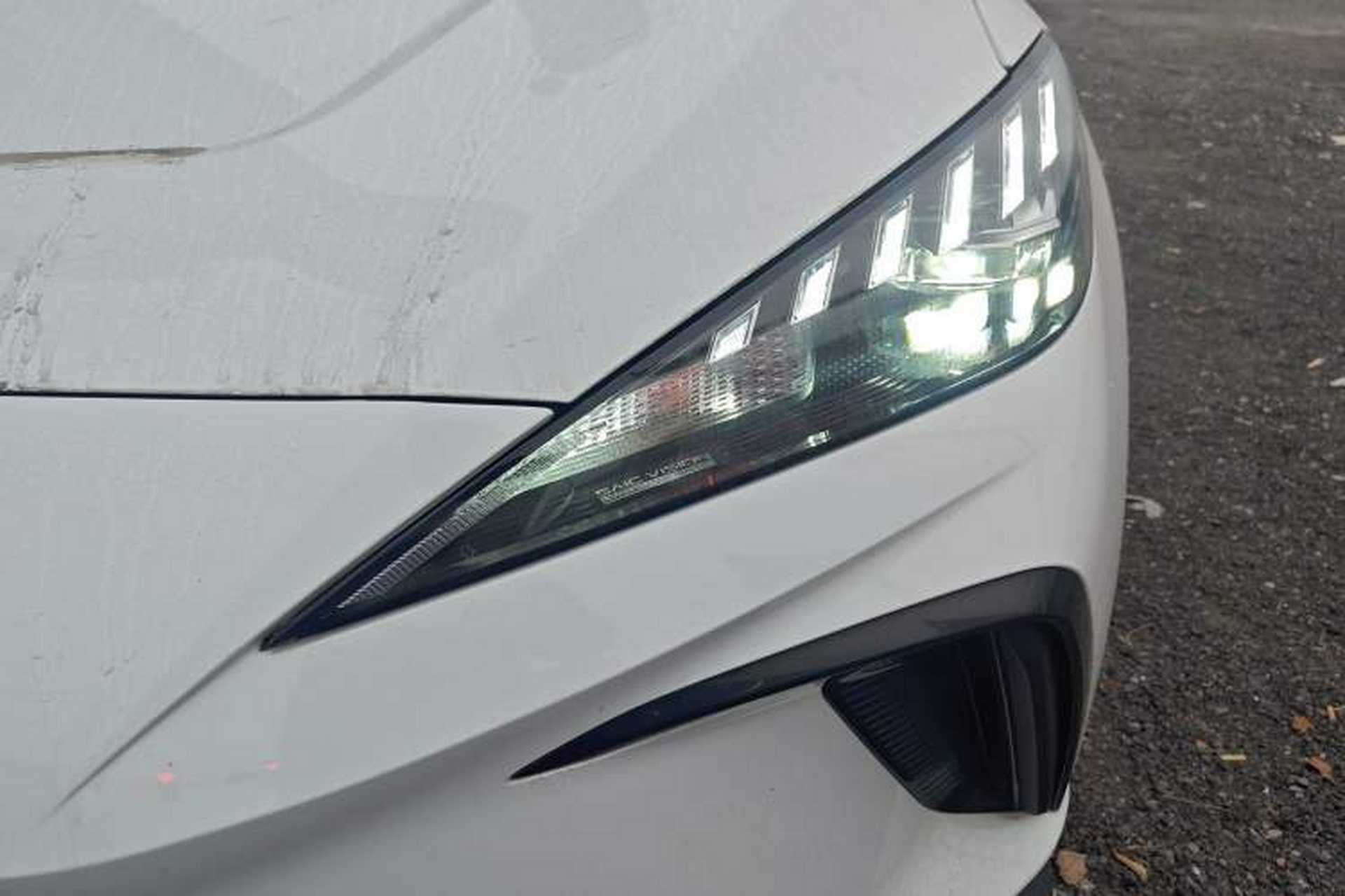 Used MG 4 EV 2022 425 km Luxury Edition Left Front Headlight