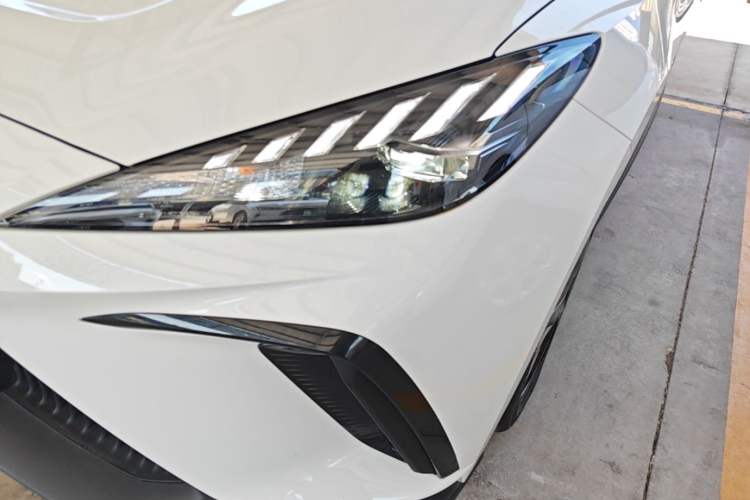 Used MG 4 EV 2022 425 km Luxury Edition Left Front Headlight