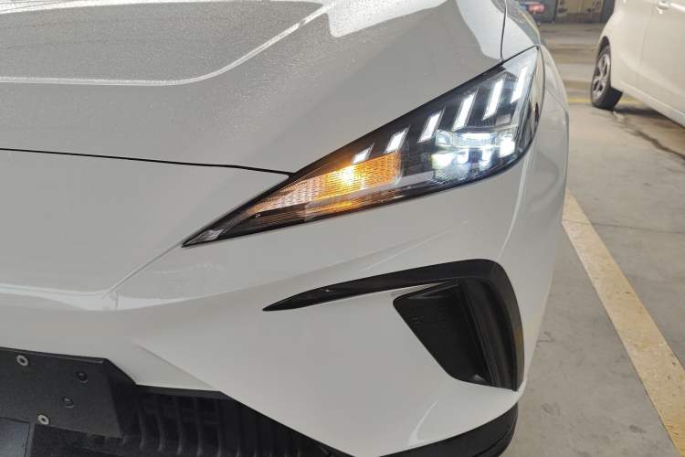 Used MG 4 EV 2022 425 km Luxury Edition Left Front Headlight