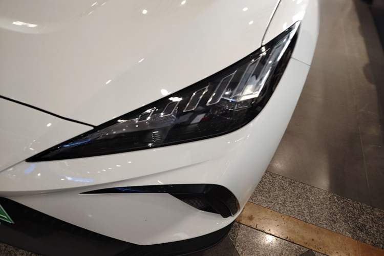 Used MG 4 EV 2022 425 km Luxury Edition Left Front Headlight