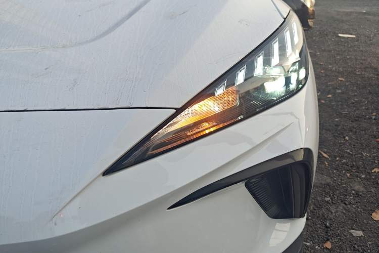 Used MG 4 EV 2022 425 km Luxury Edition Left Front Headlight