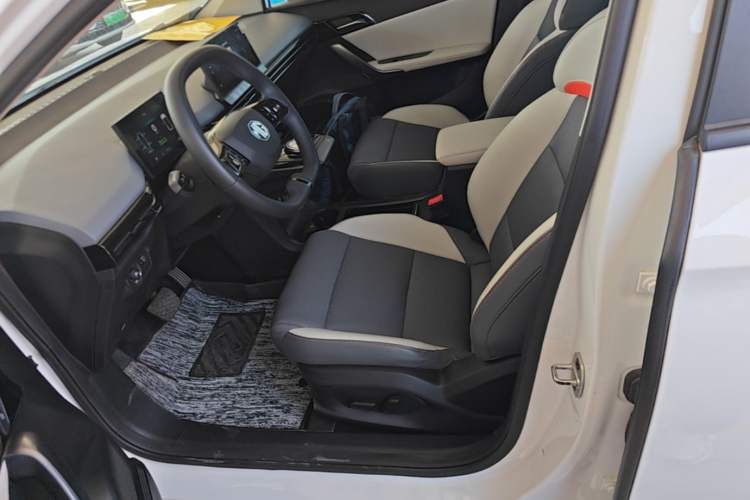 Used MG 4 EV 2022 425 km Luxury Edition Left Front Seat
