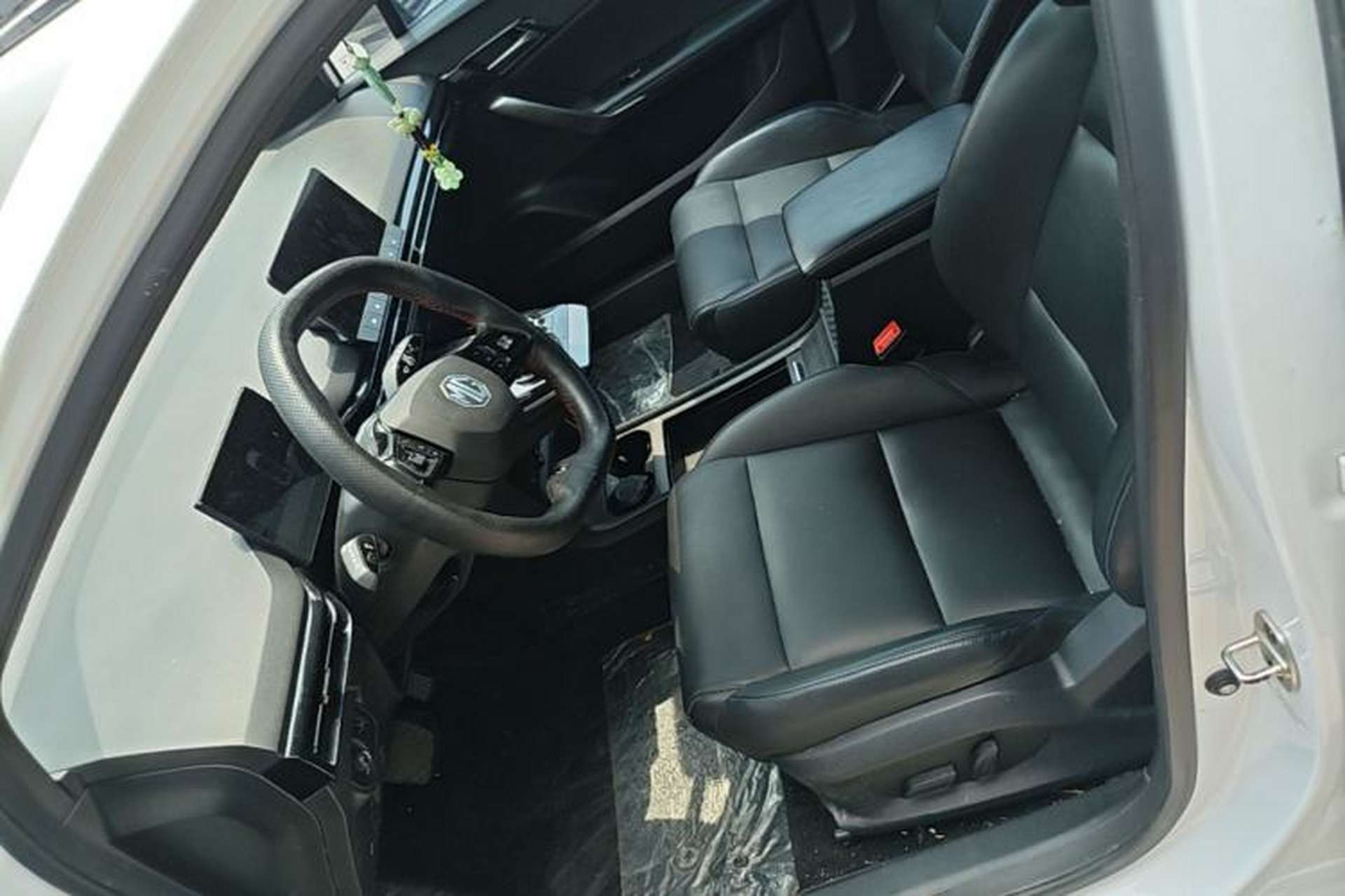 Used MG 4 EV 2022 425 km Luxury Edition Left Front Seat