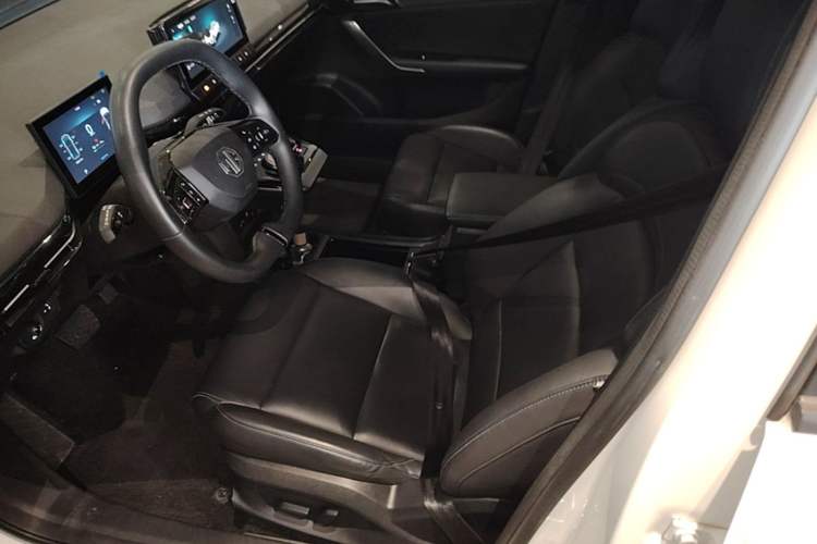 Used MG 4 EV 2022 425 km Luxury Edition Left Front Seat