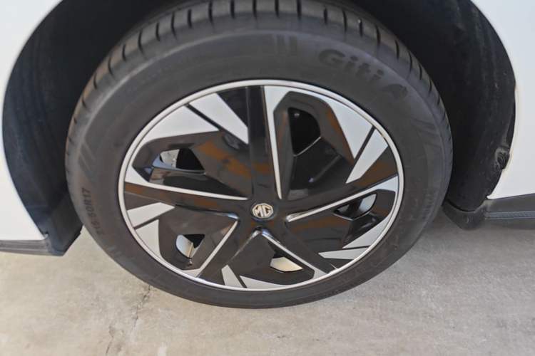 Used MG 4 EV 2022 425 km Luxury Edition Left Front Wheel Hub