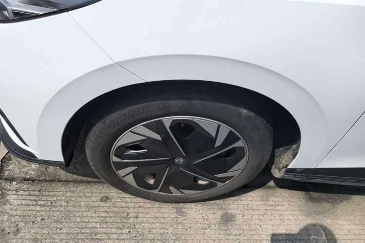 Used MG 4 EV 2022 425 km Luxury Edition Left Front Wheel Hub
