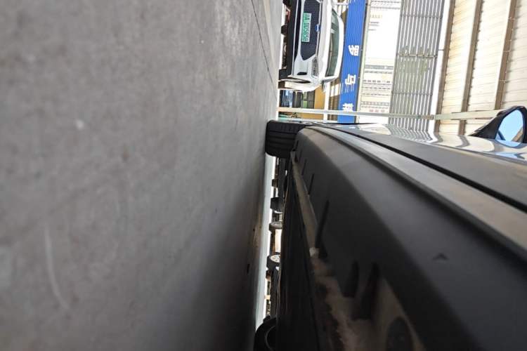 Used MG 4 EV 2022 425 km Luxury Edition Left Side Sill