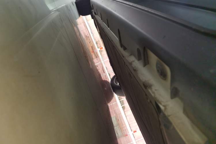 Used MG 4 EV 2022 425 km Luxury Edition Left Side Sill