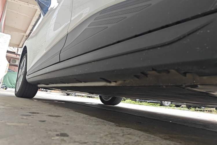 Used MG 4 EV 2022 425 km Luxury Edition Left Side Sill