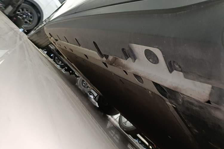 Used MG 4 EV 2022 425 km Luxury Edition Left Side Sill