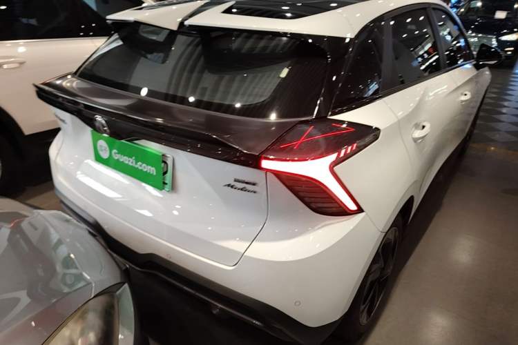 Used MG 4 EV 2022 425 km Luxury Edition Rear Right 45 Deg