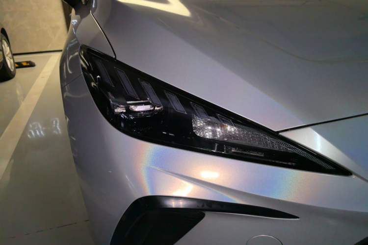 Used MG 4 EV 2022 520 km Luxury Edition Right Front Headlight