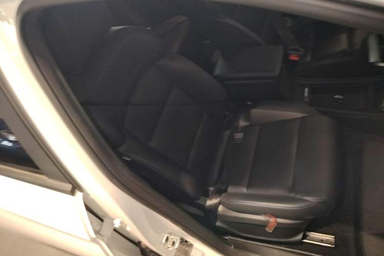 Used MG 4 EV 2022 425 km Luxury Edition Right Front Seat