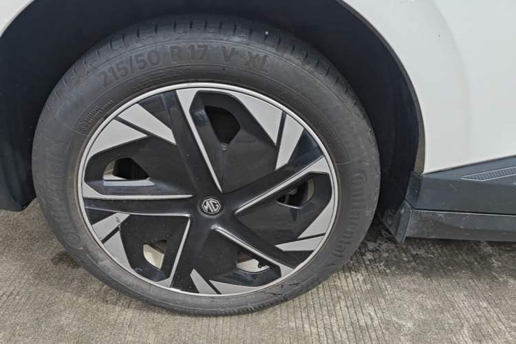 Used MG 4 EV 2022 425 km Luxury Edition Right Rear Wheel Hub