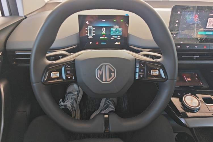 Used MG 4 EV 2022 425 km Luxury Edition Steering Wheel