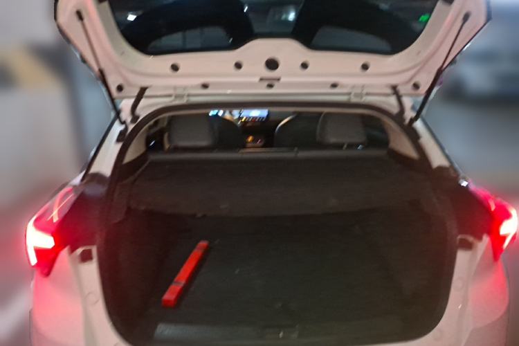 Used MG 4 EV 2022 425 km Luxury Edition Trunk