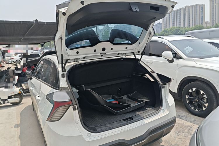 Used MG 4 EV 2022 425 km Luxury Edition Trunk