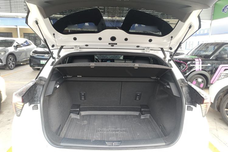 Used MG 4 EV 2022 425 km Luxury Edition Trunk