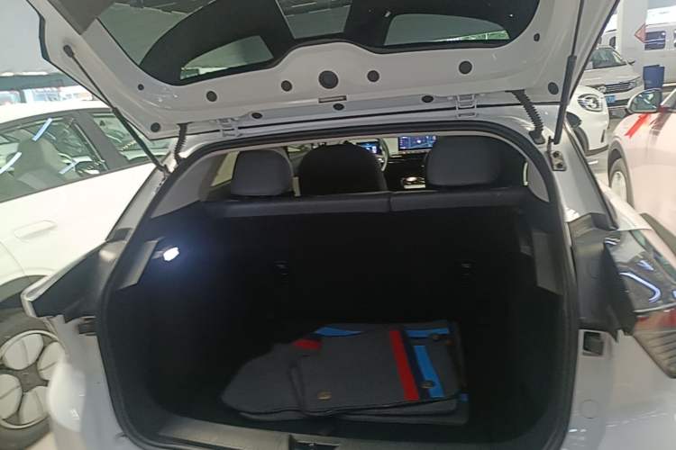 Used MG 4 EV 2022 425 km Luxury Edition Trunk