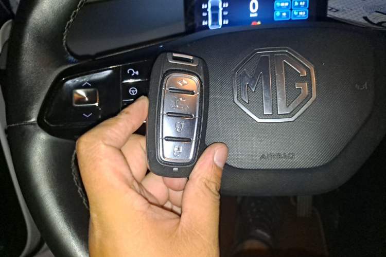 Used MG 4 EV 2022 425 km Luxury Edition Vehicle Key