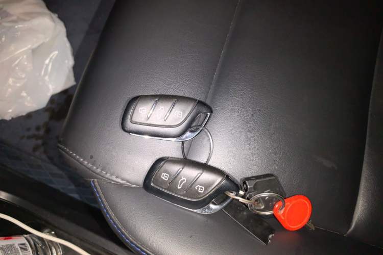 Used MG 4 EV 2022 520 km Luxury Edition Vehicle Key