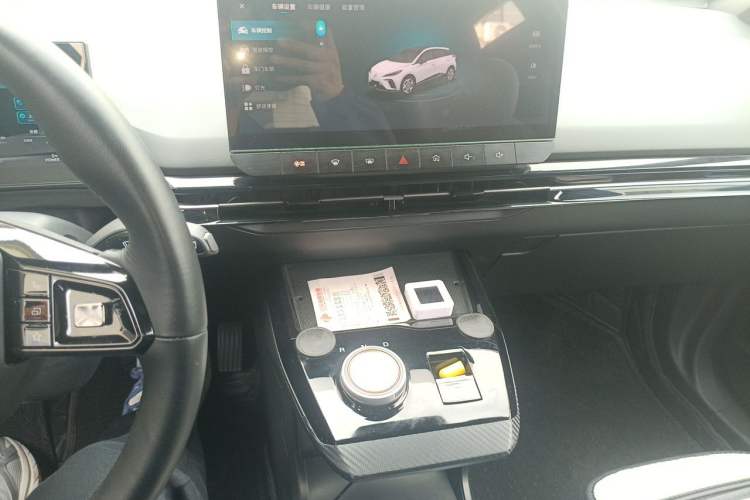 Used MG 4 EV 2023 415 km Range Sea-Faring Champion Edition Audio And AC Panel