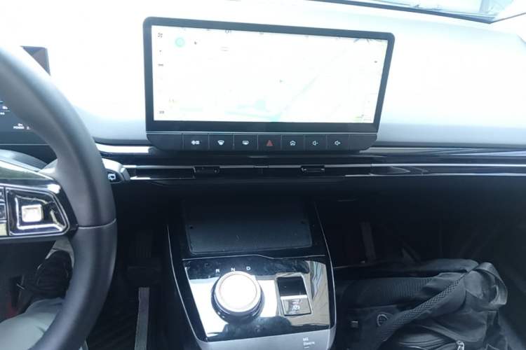 Used MG 4 EV 2023 415 km Range Sea-Faring Champion Edition Audio And AC Panel