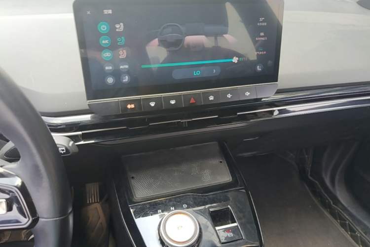 Used MG 4 EV 2023 415 km Range Sea-Faring Champion Edition Audio And AC Panel