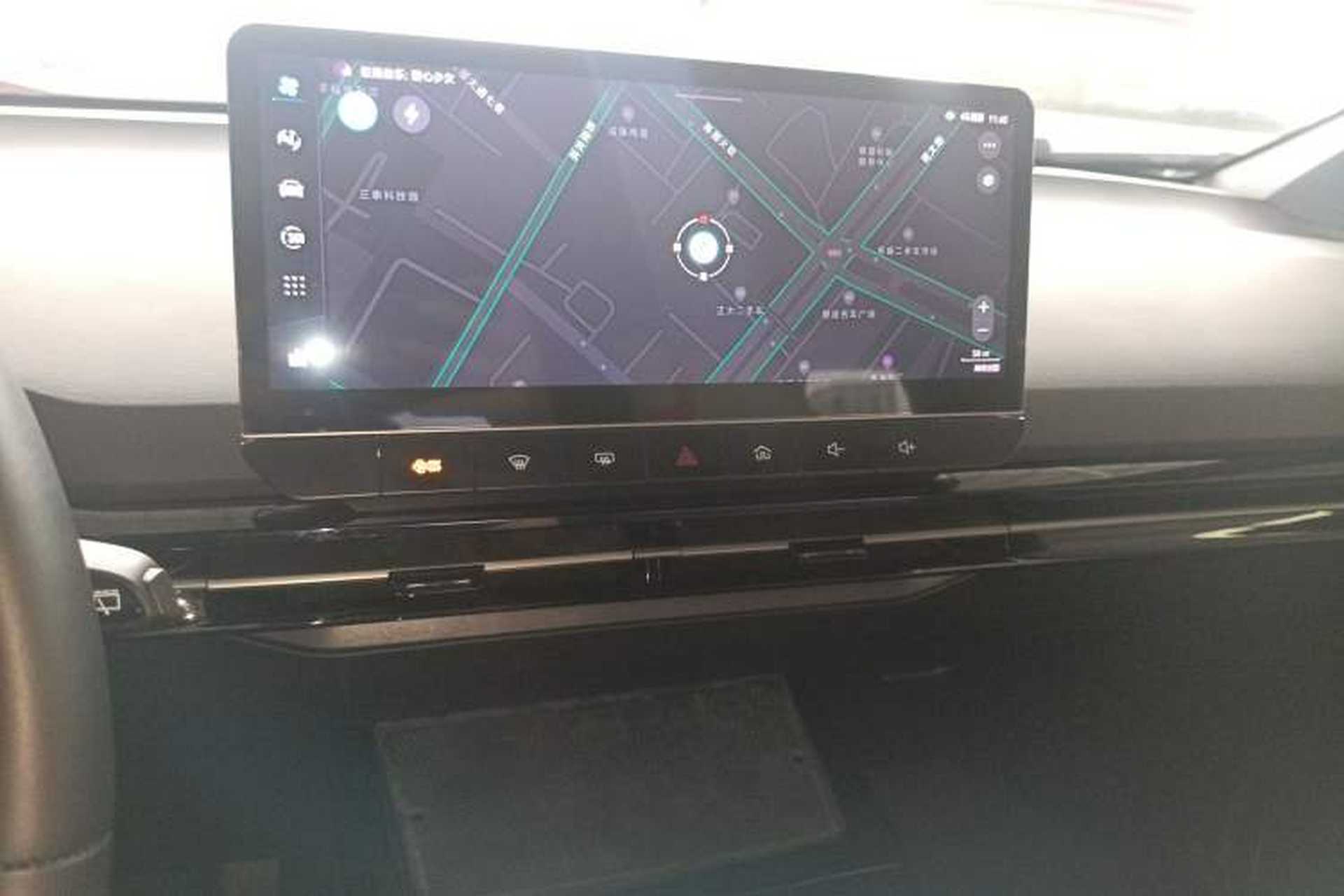 Used MG 4 EV 2023 415 km Range Sea-Faring Champion Edition Audio And AC Panel