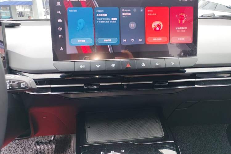 Used MG 4 EV 2023 415 km Range Sea-Faring Champion Edition Audio And AC Panel