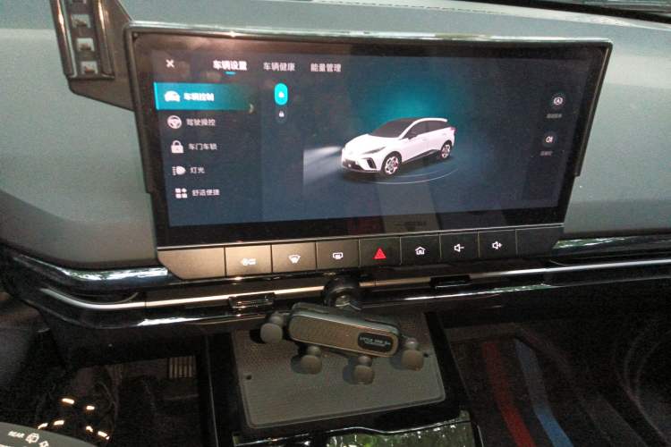 Used MG 4 EV 2023 415 km Range Sea-Faring Champion Edition Audio And AC Panel