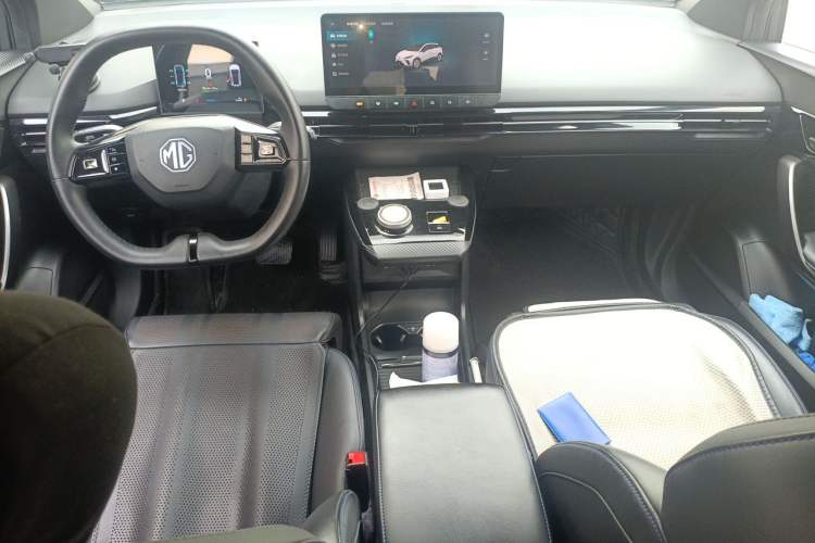 Used MG 4 EV 2023 415 km Range Sea-Faring Champion Edition Center Console