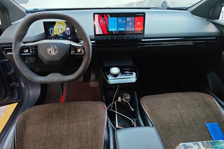 Used MG 4 EV 2023 415 km Range Sea-Faring Champion Edition Center Console
