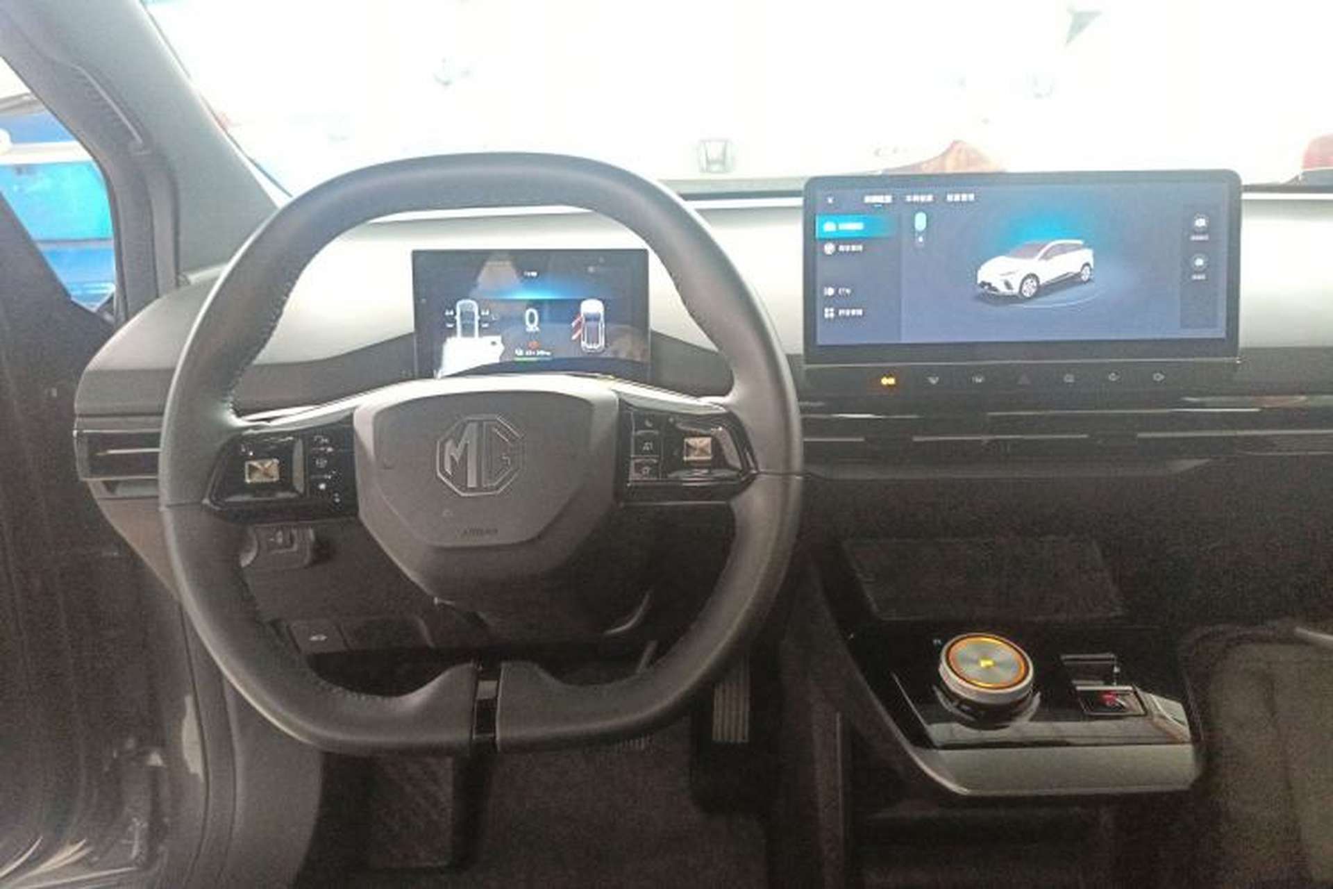 Used MG 4 EV 2023 415 km Range Sea-Faring Champion Edition Center Console