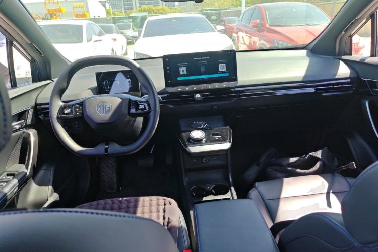 Used MG 4 EV 2023 415 km Range Sea-Faring Champion Edition Center Console
