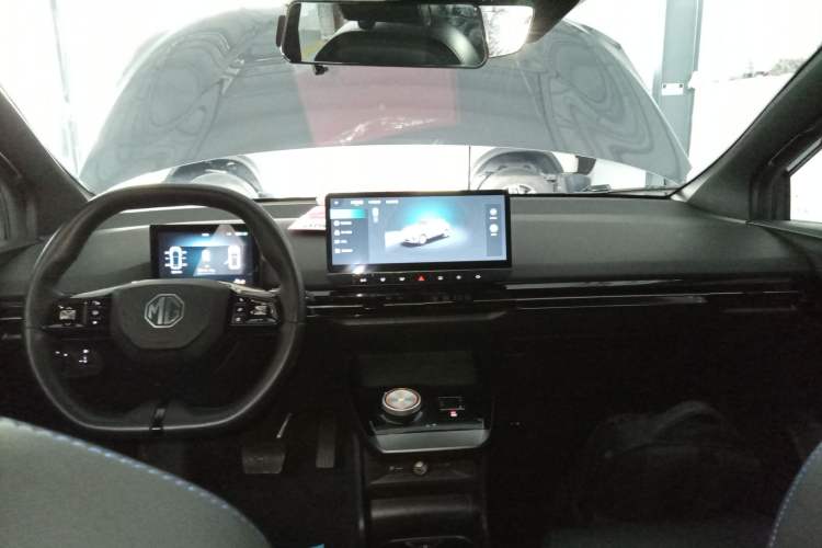 Used MG 4 EV 2023 415 km Range Sea-Faring Champion Edition Center Console