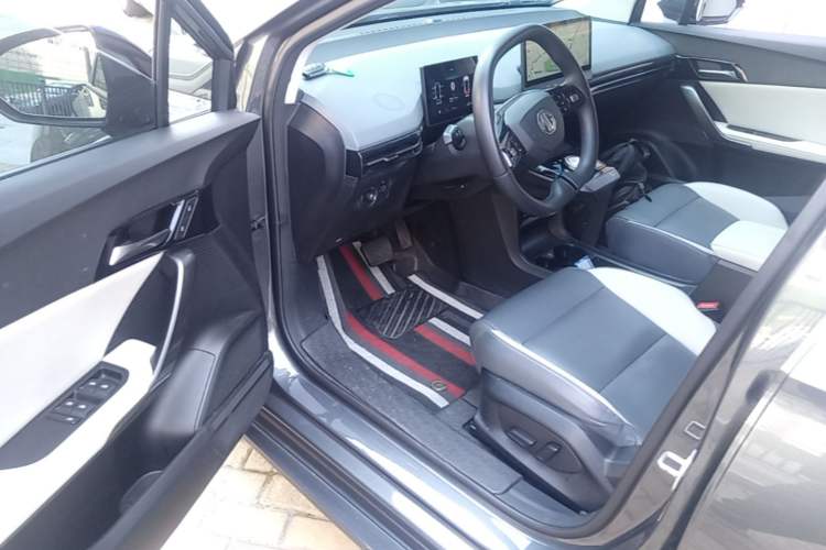 Used MG 4 EV 2023 415 km Range Sea-Faring Champion Edition Driver Seat