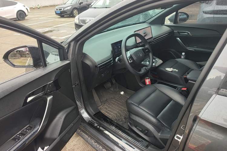 Used MG 4 EV 2023 415 km Range Sea-Faring Champion Edition Driver Seat
