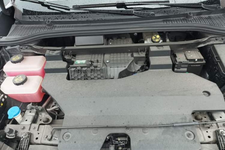 Used MG 4 EV 2023 415 km Range Sea-Faring Champion Edition Engine Bay