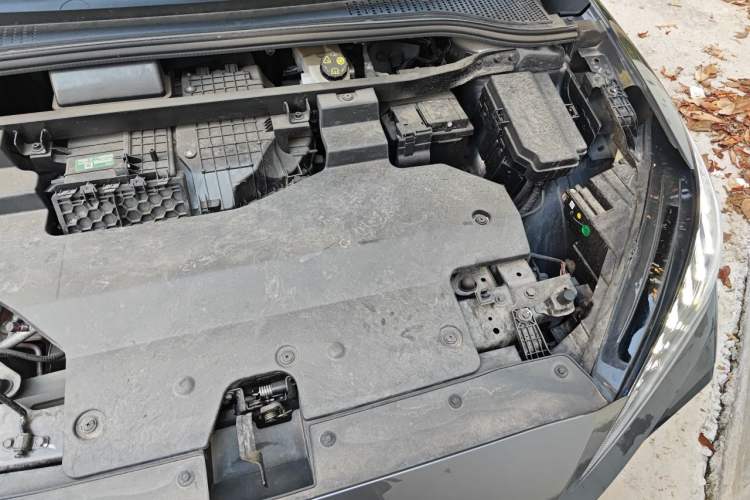 Used MG 4 EV 2023 415 km Range Sea-Faring Champion Edition Engine Bay Left