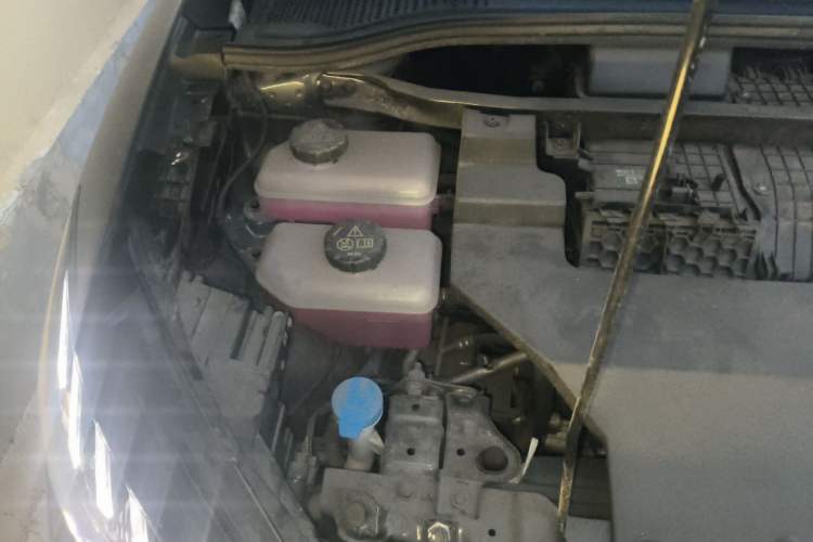 Used MG 4 EV 2023 415 km Range Sea-Faring Champion Edition Engine Bay Right