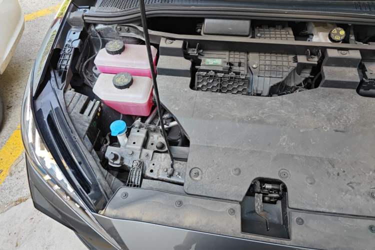 Used MG 4 EV 2023 415 km Range Sea-Faring Champion Edition Engine Bay Right