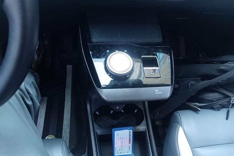 Used MG 4 EV 2023 415 km Range Sea-Faring Champion Edition Gear Lever