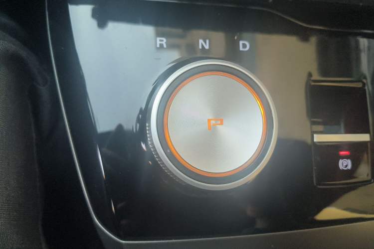 Used MG 4 EV 2023 415 km Range Sea-Faring Champion Edition Gear Lever