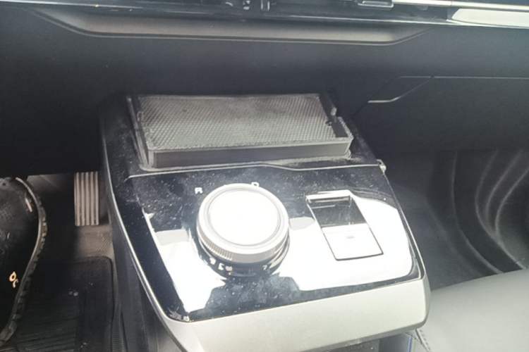 Used MG 4 EV 2023 415 km Range Sea-Faring Champion Edition Gear Lever